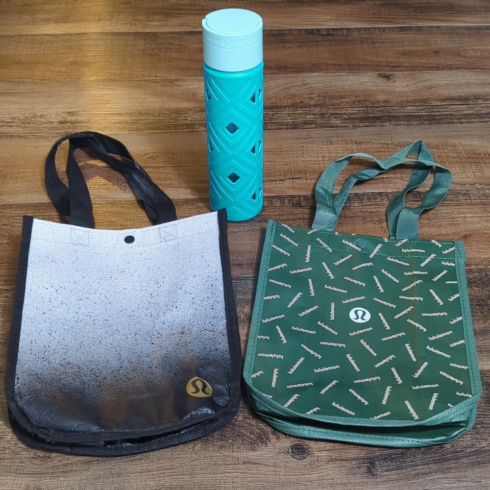 Lululemon - 2 Small Reusable Tote Gift Bags and Glass Water Bottle With Silicone